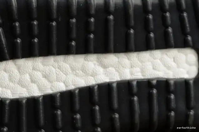 BB1839 Triple Yeezy Adidas Cblack Black Boost 750 0603